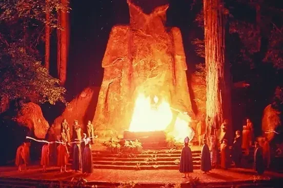Danh sách thành viên Bohemian Grove rò rỉ, người trong cuộc lên tiếng về câu lạc bộ kín tiếng
