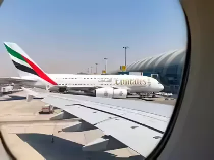Emirates tạm dừng toàn bộ chuyến bay đến và đi từ Dubai vì khủng hoảng khu vực