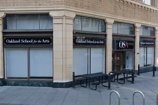 Giáo viên toán tại trường nghệ thuật nổi tiếng California kiện đòi 4 triệu USD sau khi cáo buộc quan hệ với học sinh bị hủy