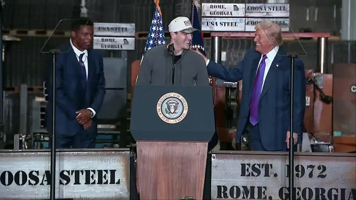 Gunner Stockton và Herschel Walker xuất hiện cùng Tổng thống Trump tại Rome Georgia