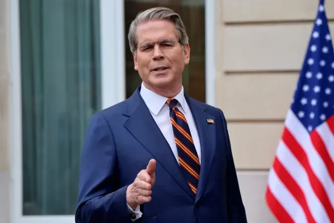 Mỹ cân nhắc xả thêm dầu dự trữ, tính phương án đưa dầu Iran ra thị trường để hạ giá xăng