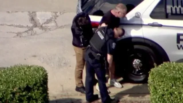 Người đàn ông bị bắt sau vụ đối đầu với lực lượng SWAT kéo dài nhiều giờ tại Woodstock