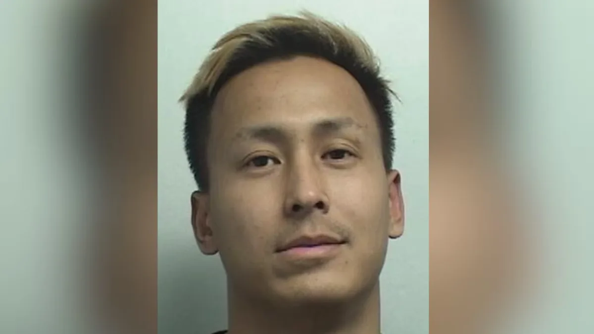 Nhân viên Mercedes bị bắt sau khi mang xe khách đi quán bar