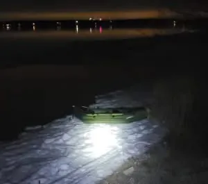 Nhóm 3 người lớn và 1 trẻ sơ sinh vượt biên trái phép bằng xuồng cao su từ Canada vào Mỹ