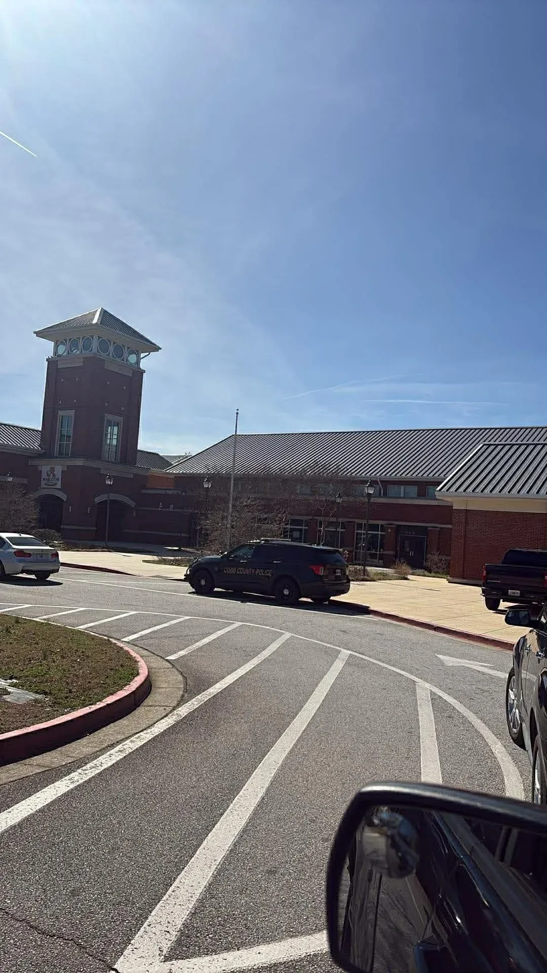 Thư ký trường tiểu học Mableton qua đời khi đang làm việc