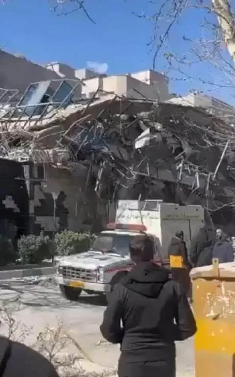 Video Israel không kích tòa nhà Hội đồng Chuyên gia Iran